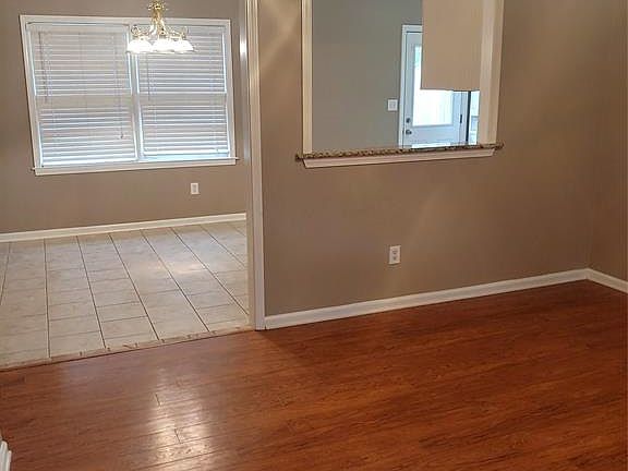 2nd image of 115 Kingswood Dr