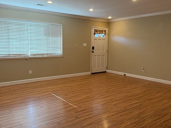 living room- empty