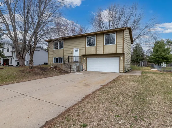 1057 Tamarack Ln, Lino Lakes, MN 55014
