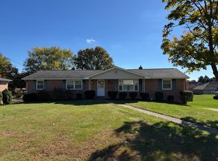 1750 E Main St, Louisville, OH