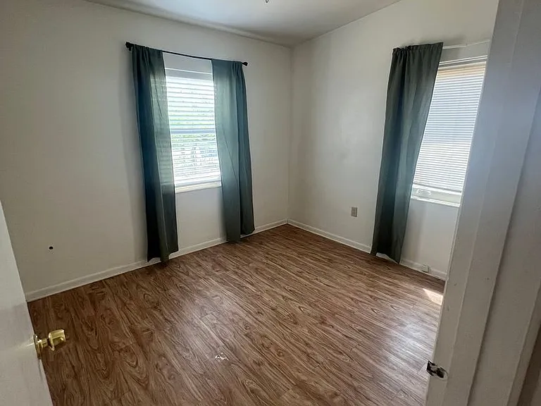 3469 Normandy Dr — Photo 8