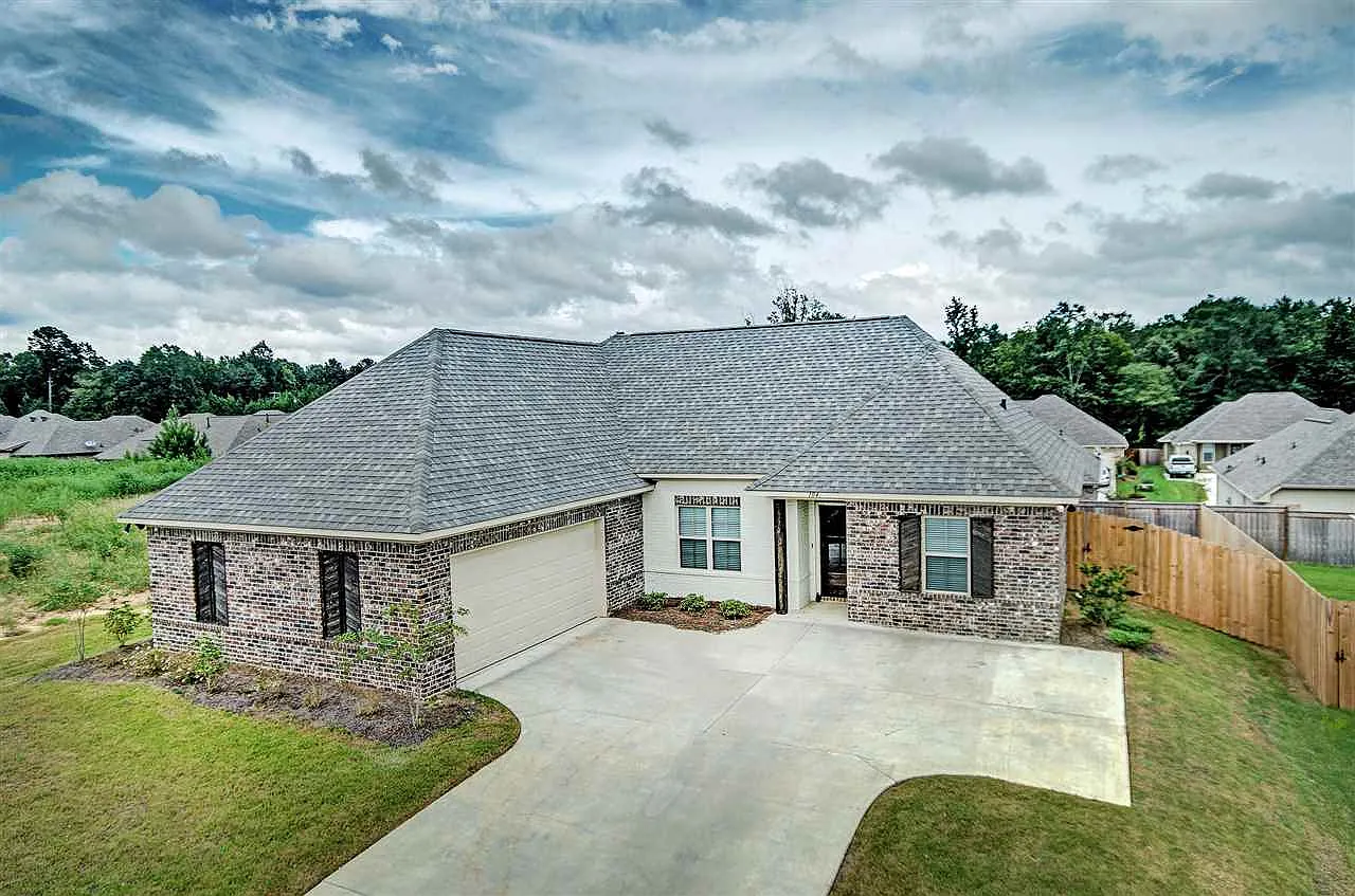 104 Willow Pl photo 1