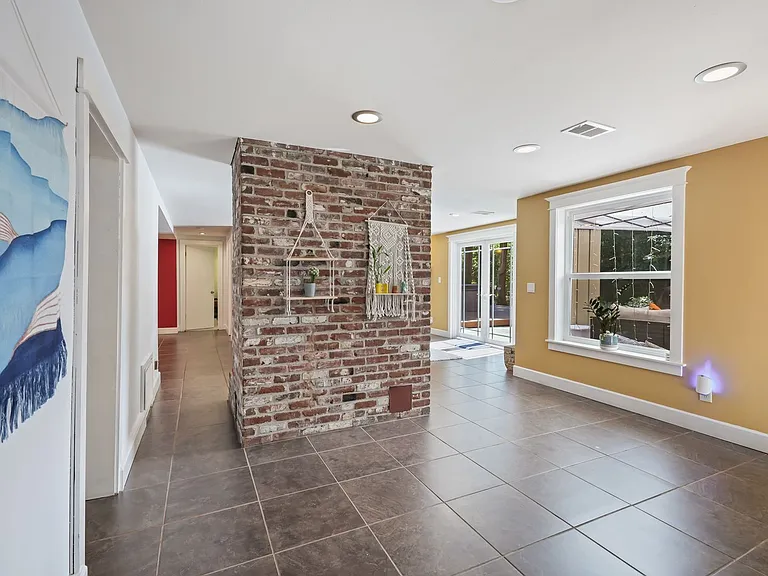 5530 SW Logan Ct — Photo 26