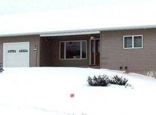 334 9th St, Mineral Point, WI 53565