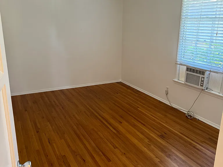 10603 Camarillo St — Photo 16
