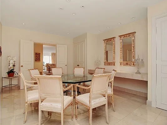 Sold by Sotheby's International Realty | media 6