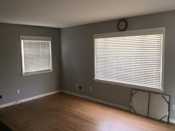 3rd image of 4514 Grantwood Ave SE