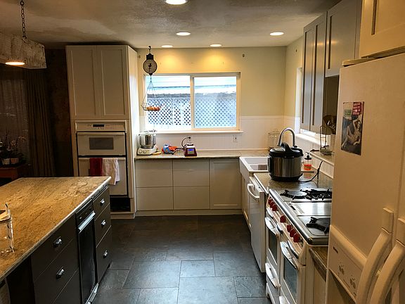 2nd image of 1364 Topaz Ln