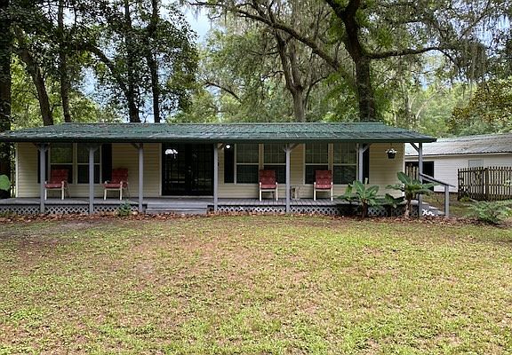 2nd image of 221 SE Seclusion Gln