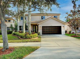977 Tulip Cir, Weston, FL 33327