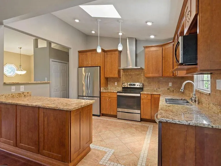 9978 Old Annapolis Rd — Photo 3