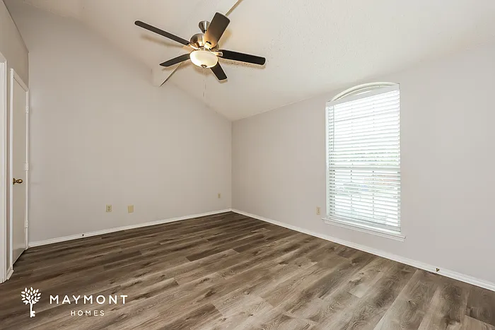 722 Nightingale Cir — Photo 9