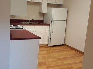 103 Cedar Ave APT 53, Waverly, IA 50677
