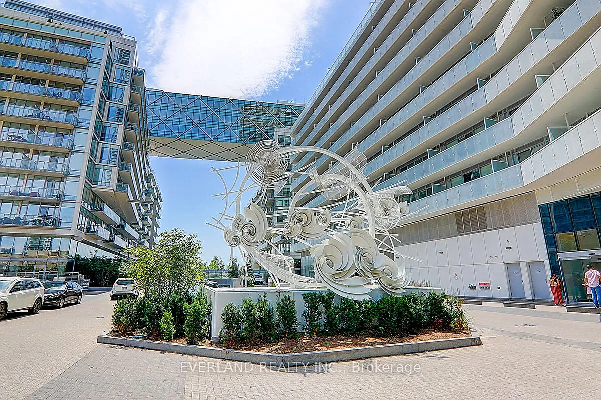 Building Photo - 15 Queens Quay E #3105
