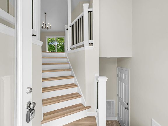 2nd image of 104 Foxfire Ct