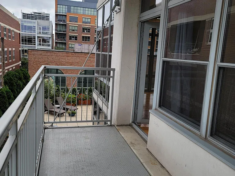 1200 W Monroe St #420 — Photo 84