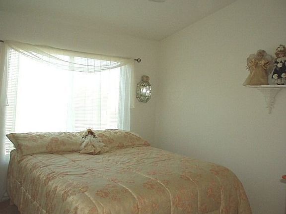 Upstairs Bedroom with King-Size Bed