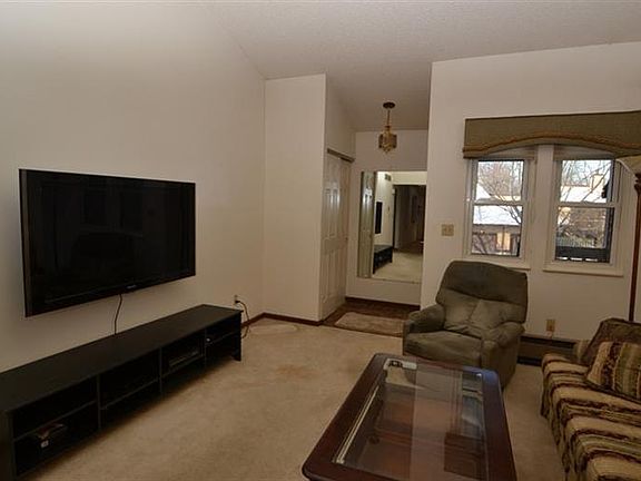 4th image of 15 Eland Ct