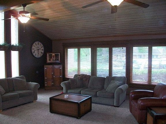 3rd image of 1304 Shady Ln