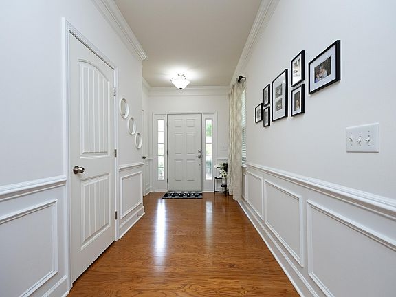 4th image of 226 Langford Valley Way
