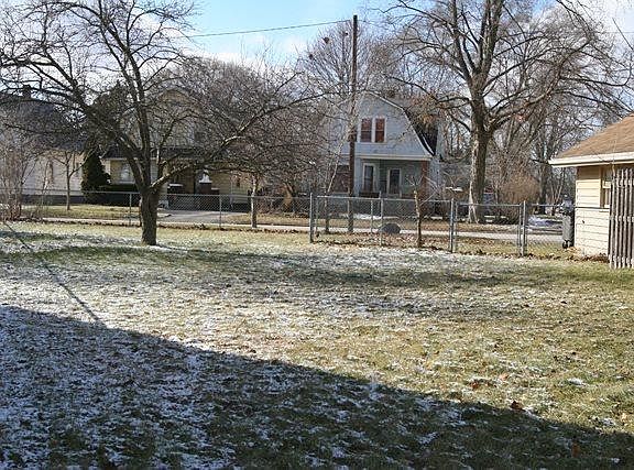 4th image of 1505 Morton Ave