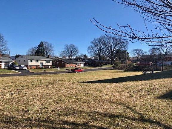 3rd image of 3331 Christian Ave NW