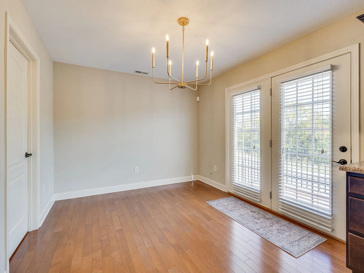 2 bed, 2.5 bath, 1500 sqft, $1,775 — Photo 2