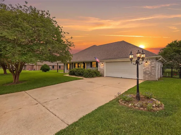 8565 Sunflower Ln, Beaumont, TX 77705