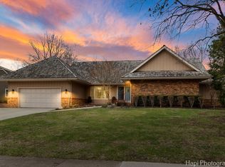 623 Innsbruck Ct, Libertyville, IL 60048