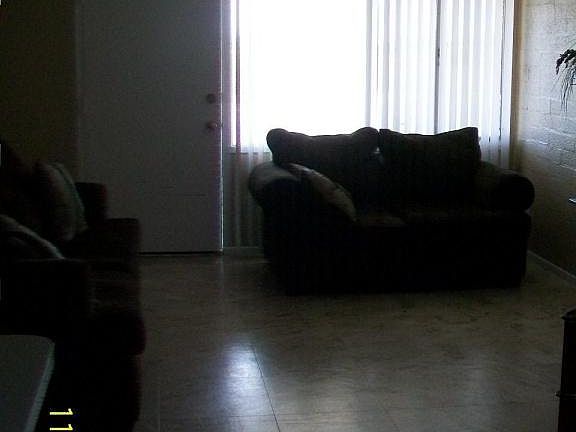 3rd image of 610 W Park Pl