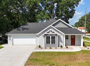 207 S 14th St, Petersburg, IN 47567