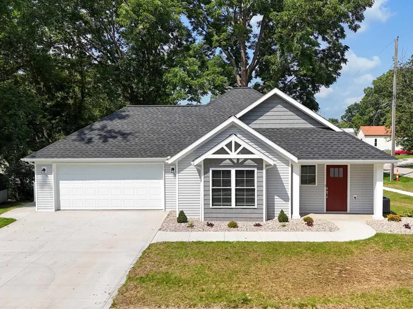 207 S 14th St, Petersburg, IN 47567