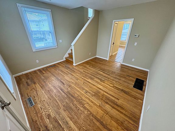 3rd image of 2456-2458 N Pearl St #2458PE