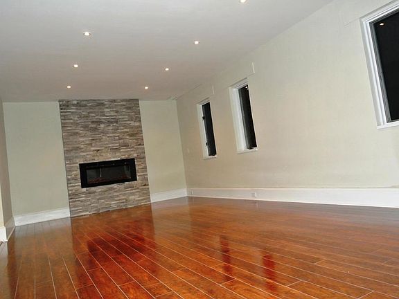 3rd image of 255 Brittany Dr