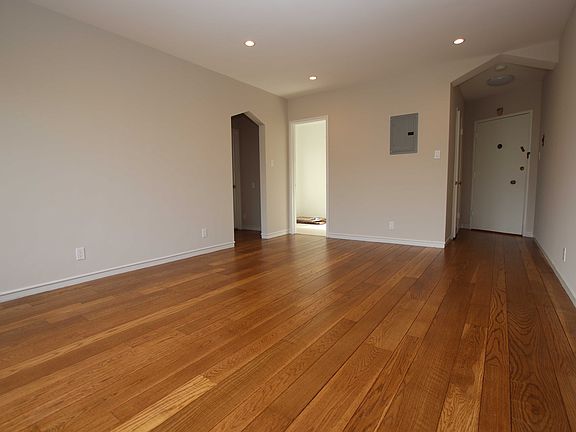5th image of 1665 Chestnut St APT 307