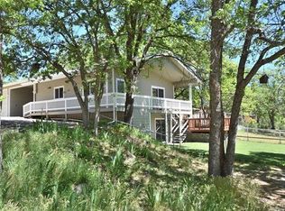 403 Walters Ln, Yreka, CA 96097