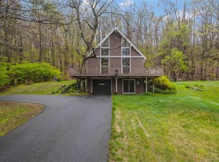 365 E Cotton Hill Rd, New Hartford, CT 06057