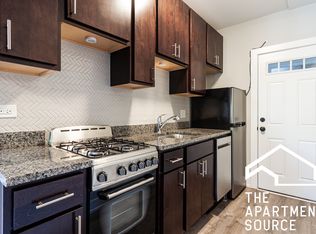 715 W Brompton Ave #67, Chicago, IL 60657