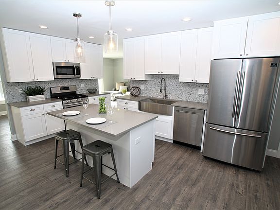 2nd image of 252 Circle Ave