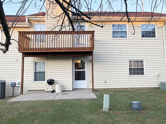 2nd image of 1909 Bennington Common Dr
