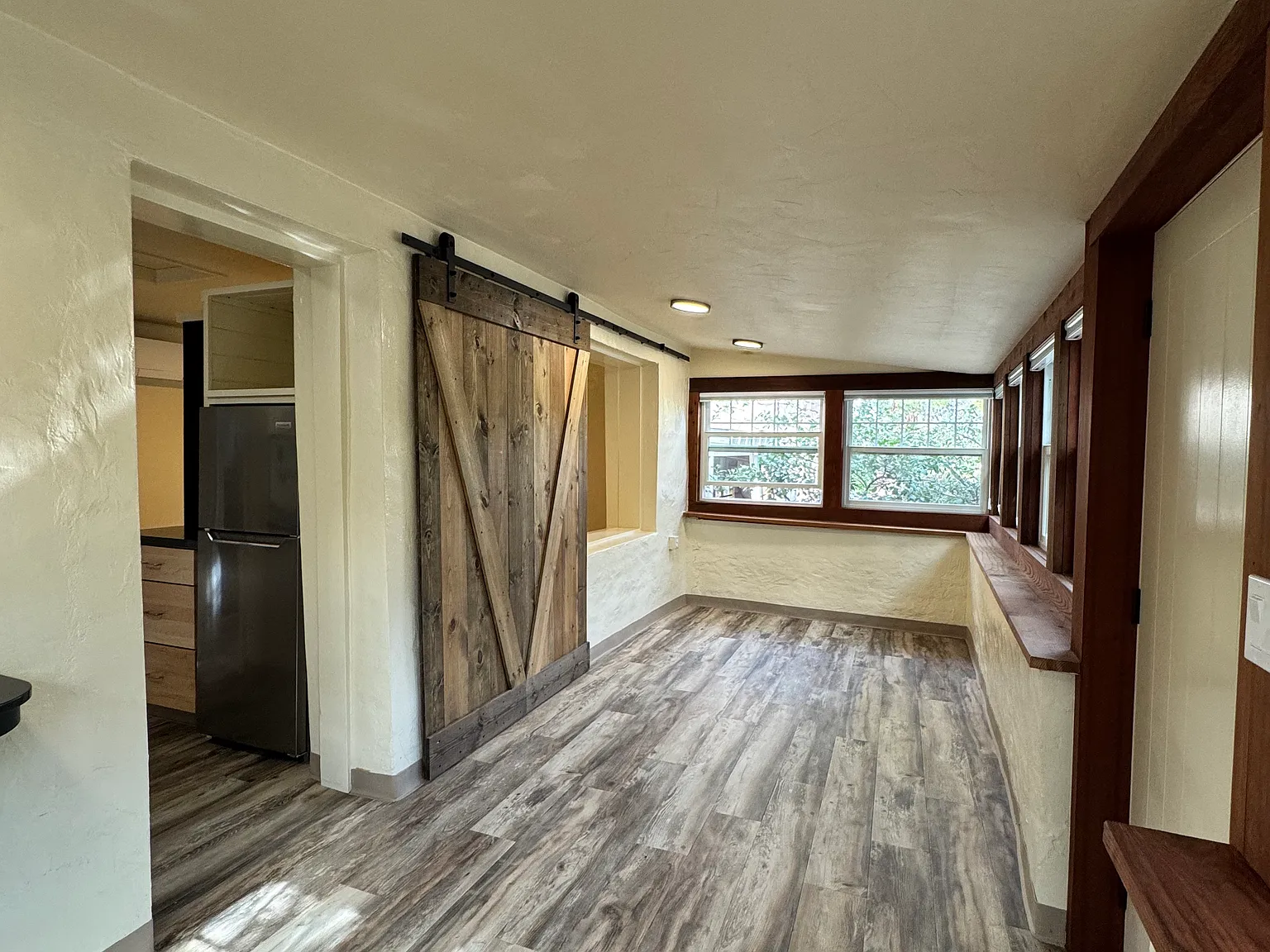 Studio, 400 sqft, $1,700 — Photo 2