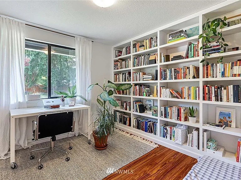 17th Avenue Ct NW — Photo 9