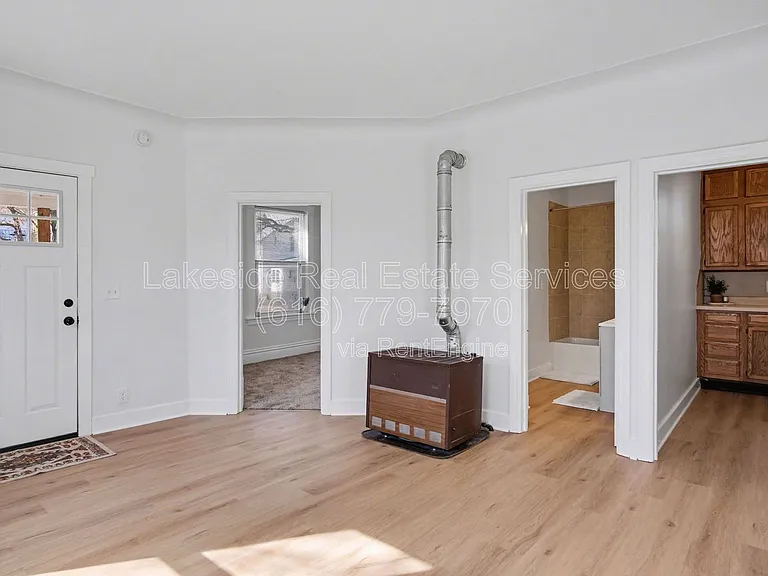 1101 Dayton St SW — Photo 8