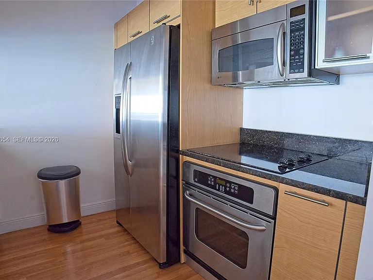 31 SE 5th Ave #1203 — Photo 9