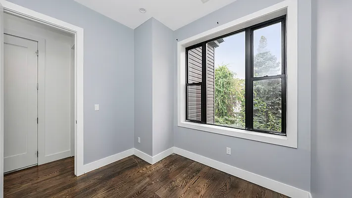 Rented by Nooklyn NYC LLC | media 19