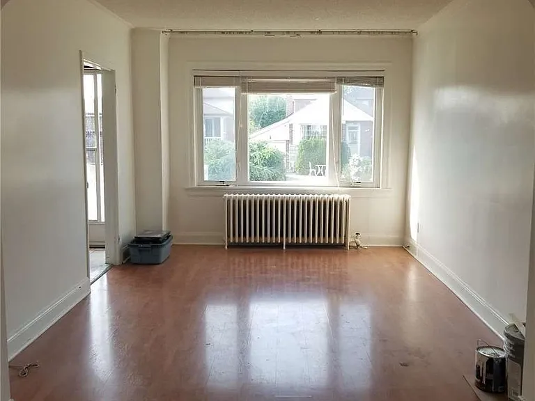 1013 Castlefield Ave N #MAIN — Photo 6