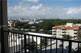 4th image of 2625 Collins Ave APT 808