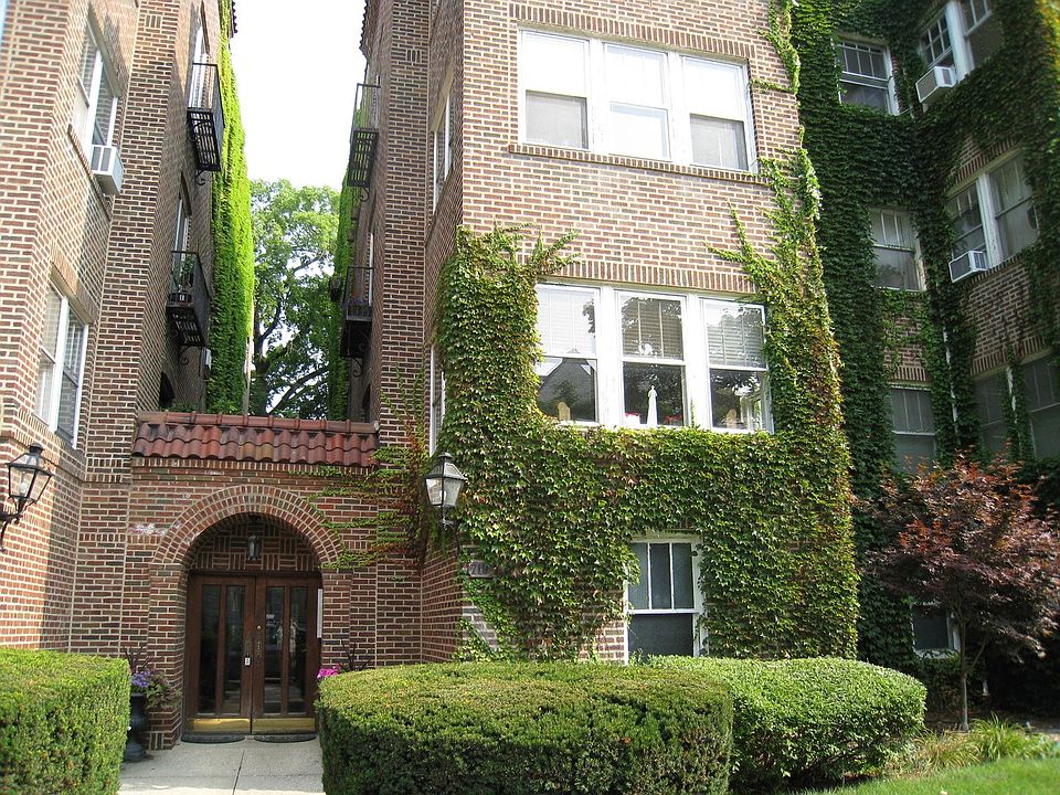 1st image of 719 Emerson St APT 1E