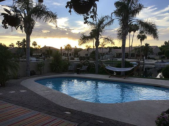 3rd image of 3125 S Laguna Dr