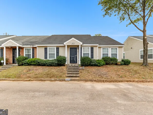 306 Lenox Cir, Lagrange, GA 30241